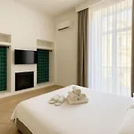 Garibaldi 118 Luxury Apartment